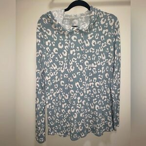 Sew In Love Sage Green Hooded Animal Print Lightweight Top Size L